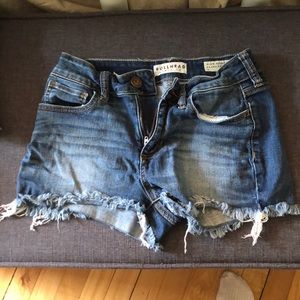 Frayed high waisted denim shorts
